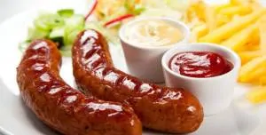 Німецькі молочні продукти і сир на столі